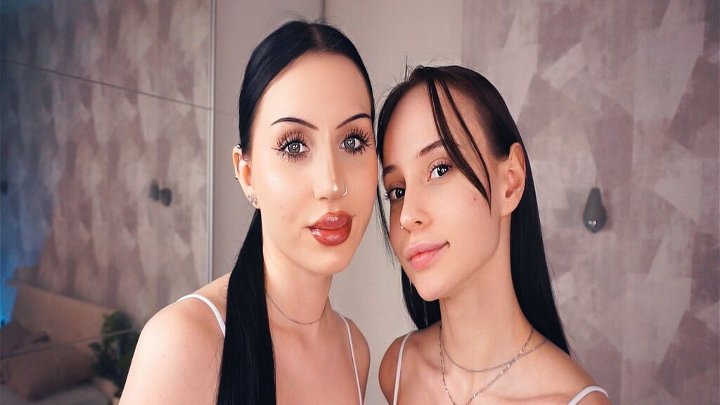 Watch lesbian performer CloverAndFelica from LiveJasmin at GirlsOfJasmin