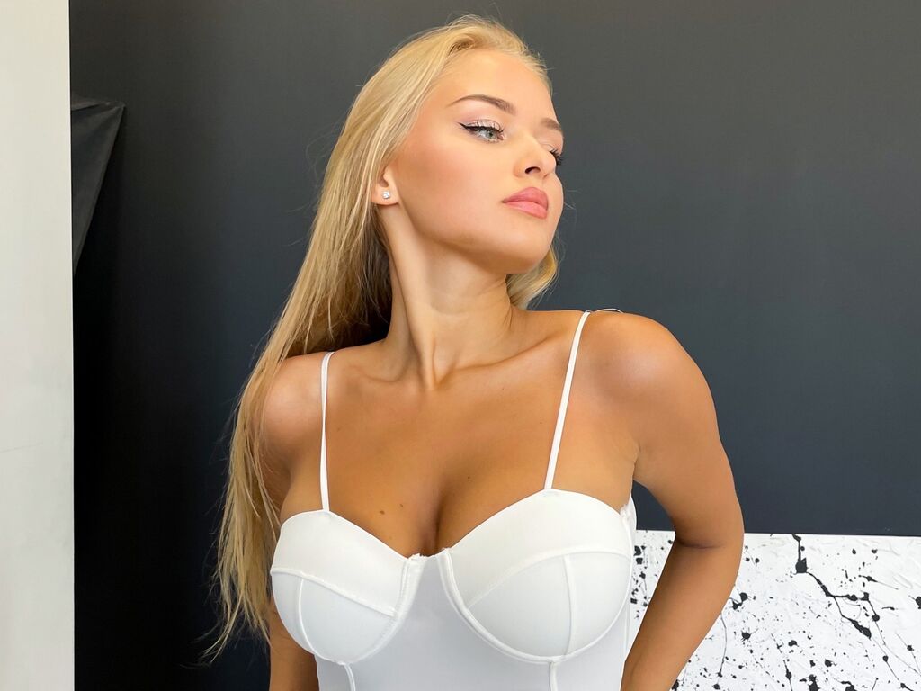 MonikaKasparkova boobs videochat