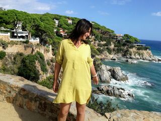 NicoleGeni Brunette live cam models