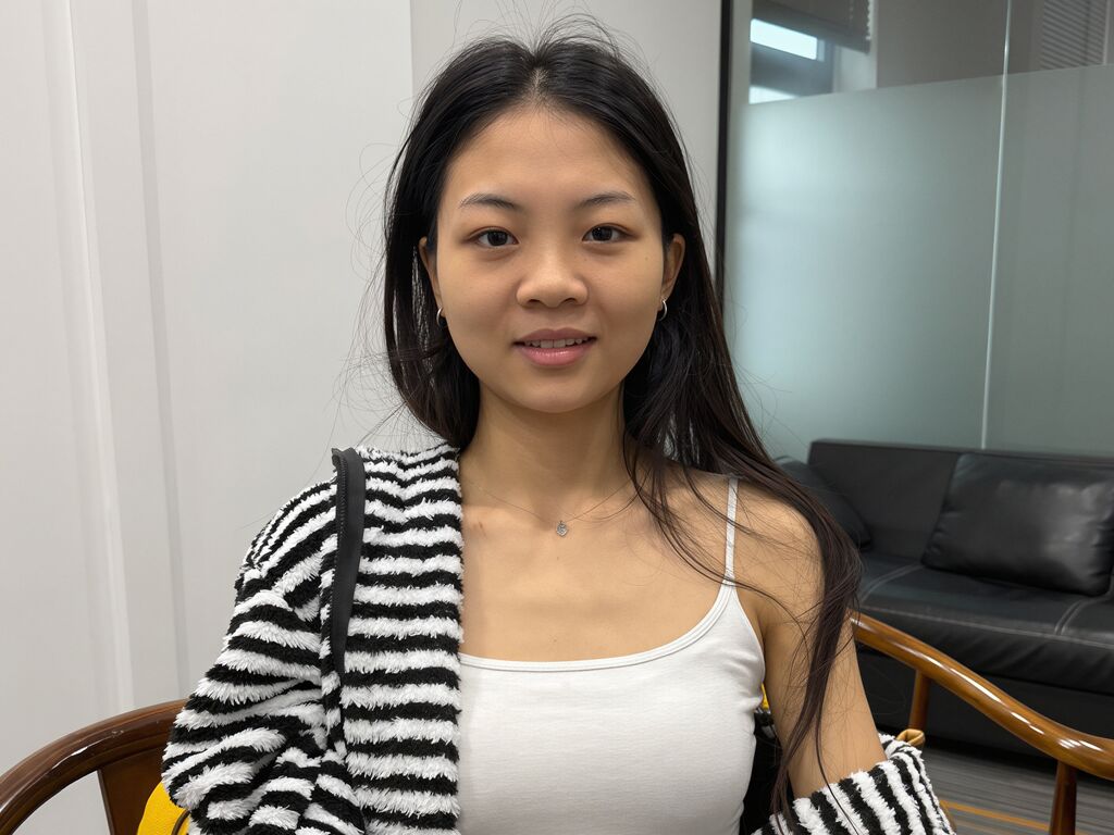 YukiGoldie one on one girl cam profile