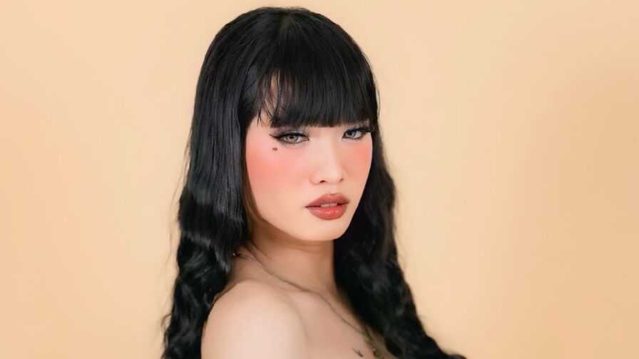 Watch CharlotGrand live on ZS Magazine