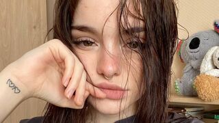 Free Nude MaeEllen