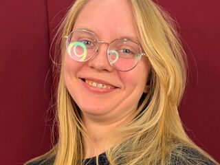 VIVO.webcam FerneLangan (21) girl with normal breasts