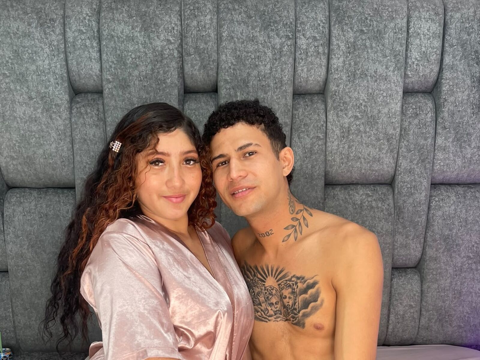 Live cam for MilenaAndRoyce