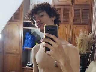 PeterDemian is a webcam model from Venezuela age 19