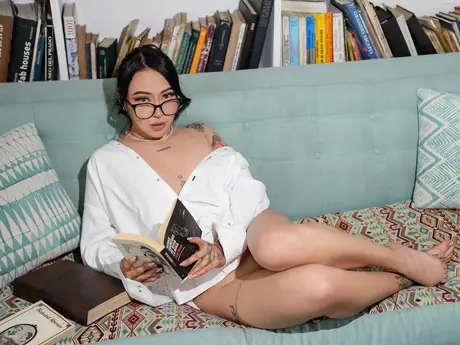 Chat with LunaSilvestre