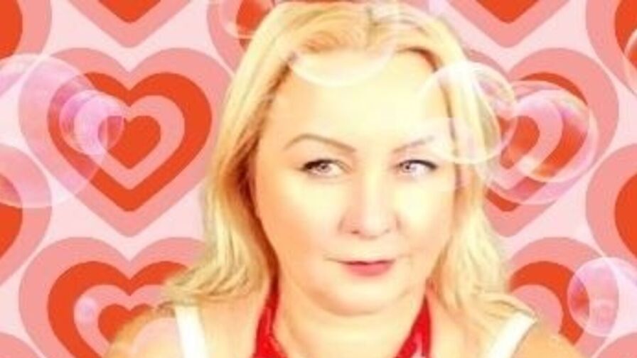 Watch MiraSelesta live on The Edge Private