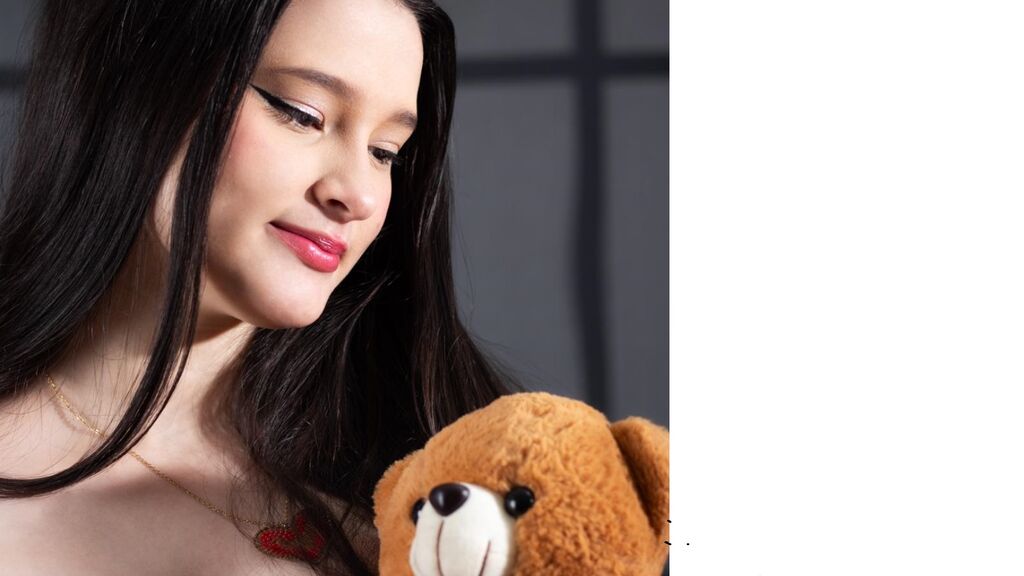 Watch JasmineFran live on cam at LiveJasmin