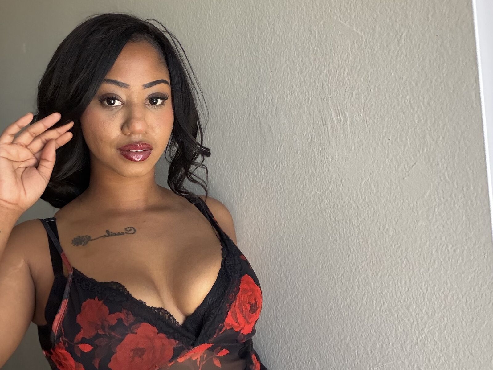 Live cam for TianaFayee