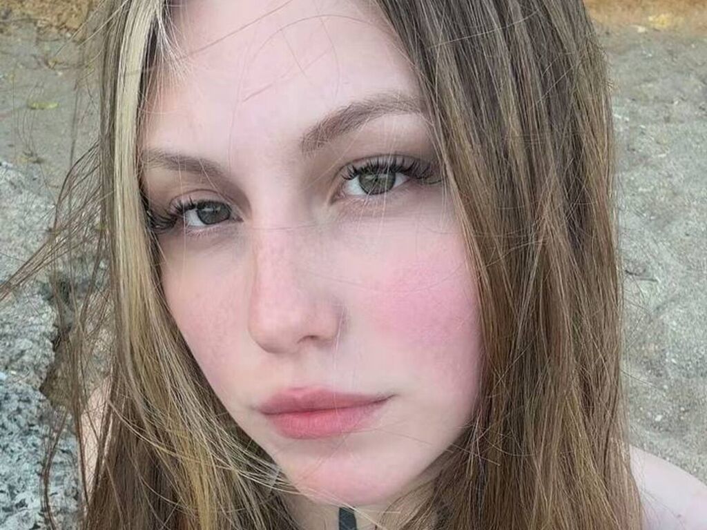 FriedaJane from Web Night Cam