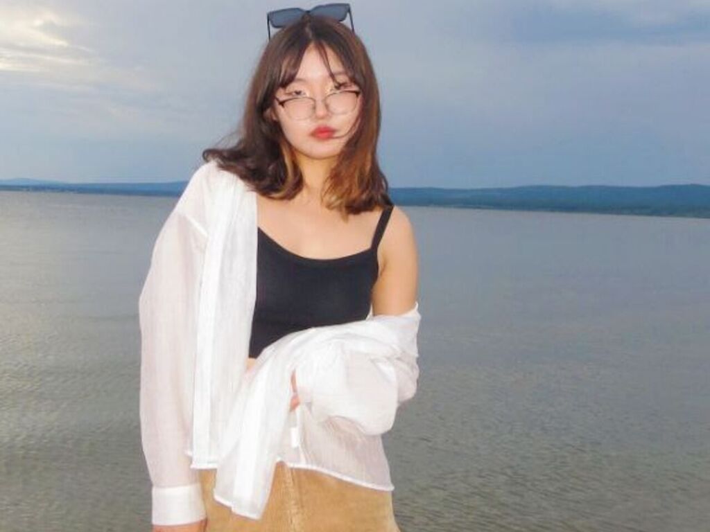 NobukoCheeks free chat webcam girl
