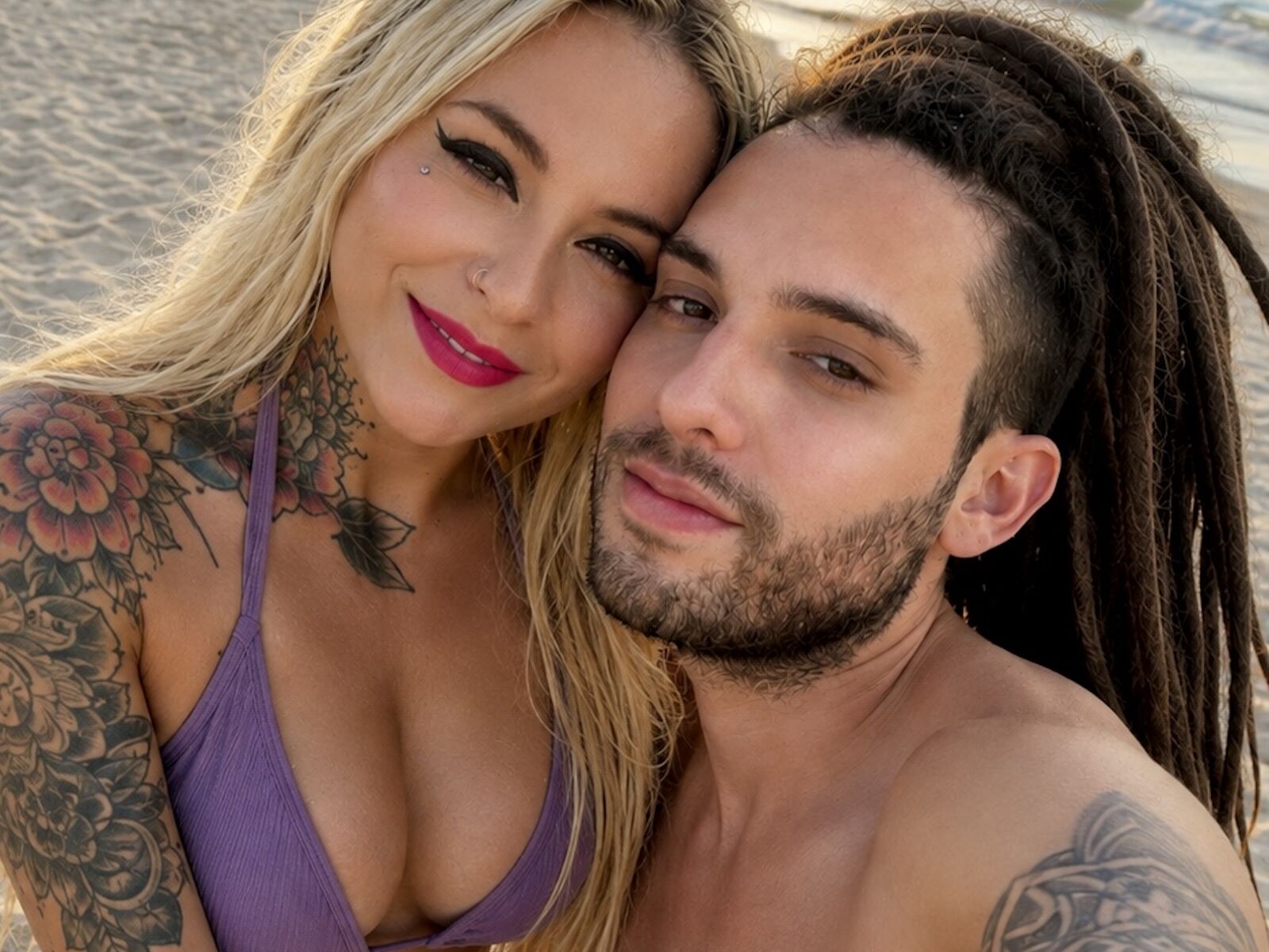 Live cam for ScarlettandAsgar