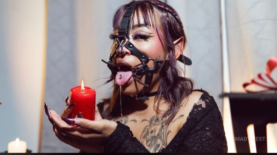 MadyWestt Cumshow Vip