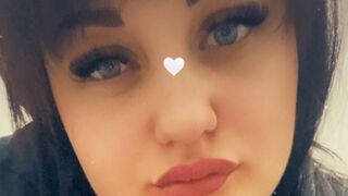 Free Nude VickiHines