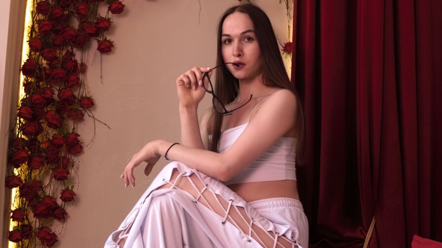 Watch KatyCarrington live on ZS Magazine