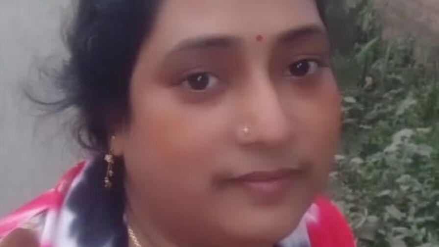 RiyaSen's live cam