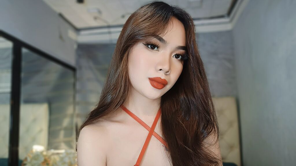 TamaraOganda live cam model at LiveJasmin