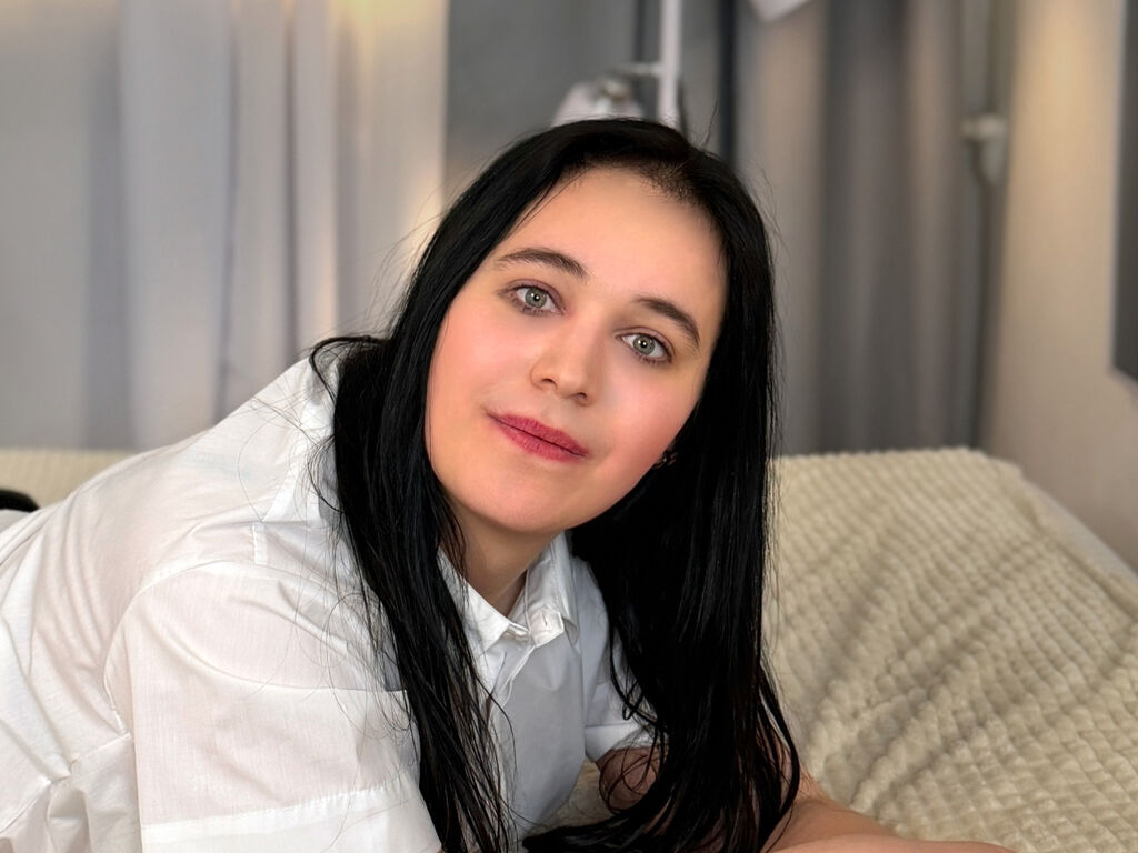 VilaDela adult trans cam thumbnail