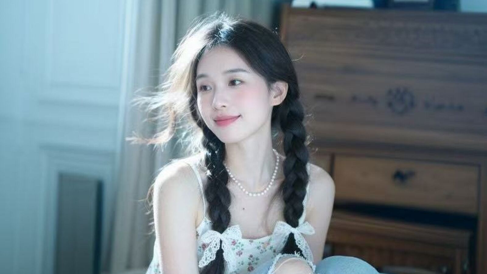 ZhiYue erotic portrait