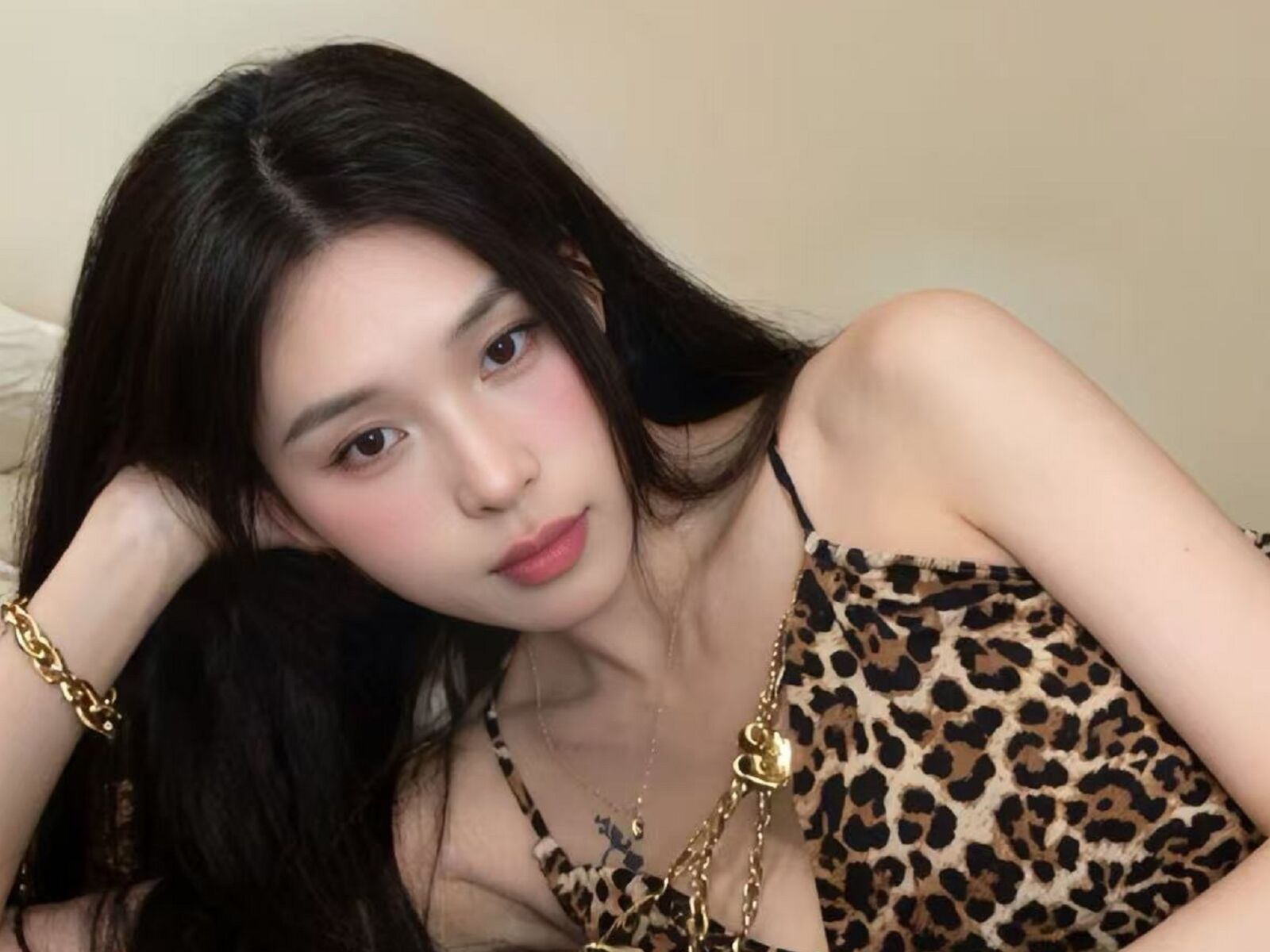 Live cam for ZhiYue