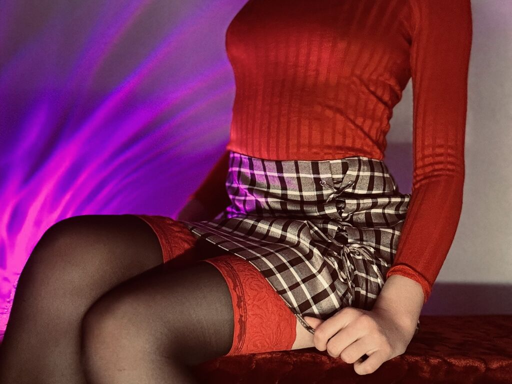 MiaLiyaa Profile Image