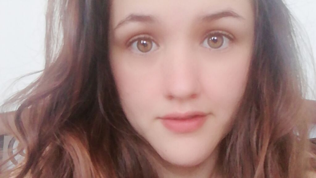KaroCarde live cam model at LiveJasmin