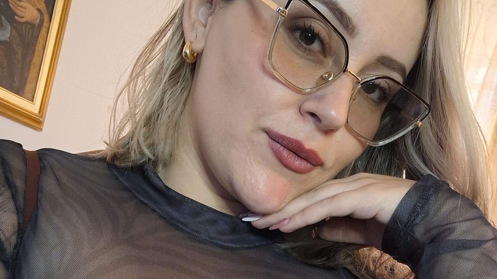 AnnieRodiguez erotic portrait