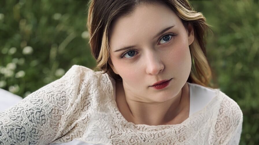 Chat With AlyssFrost Now