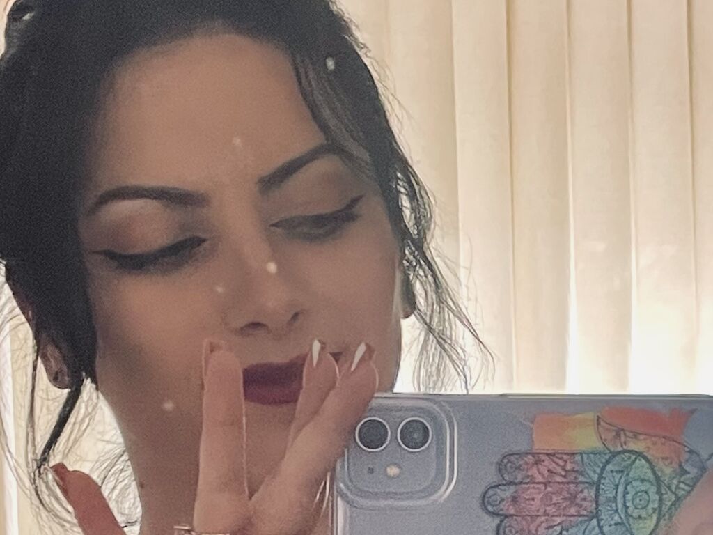 AdelineIvy webcam girl preview