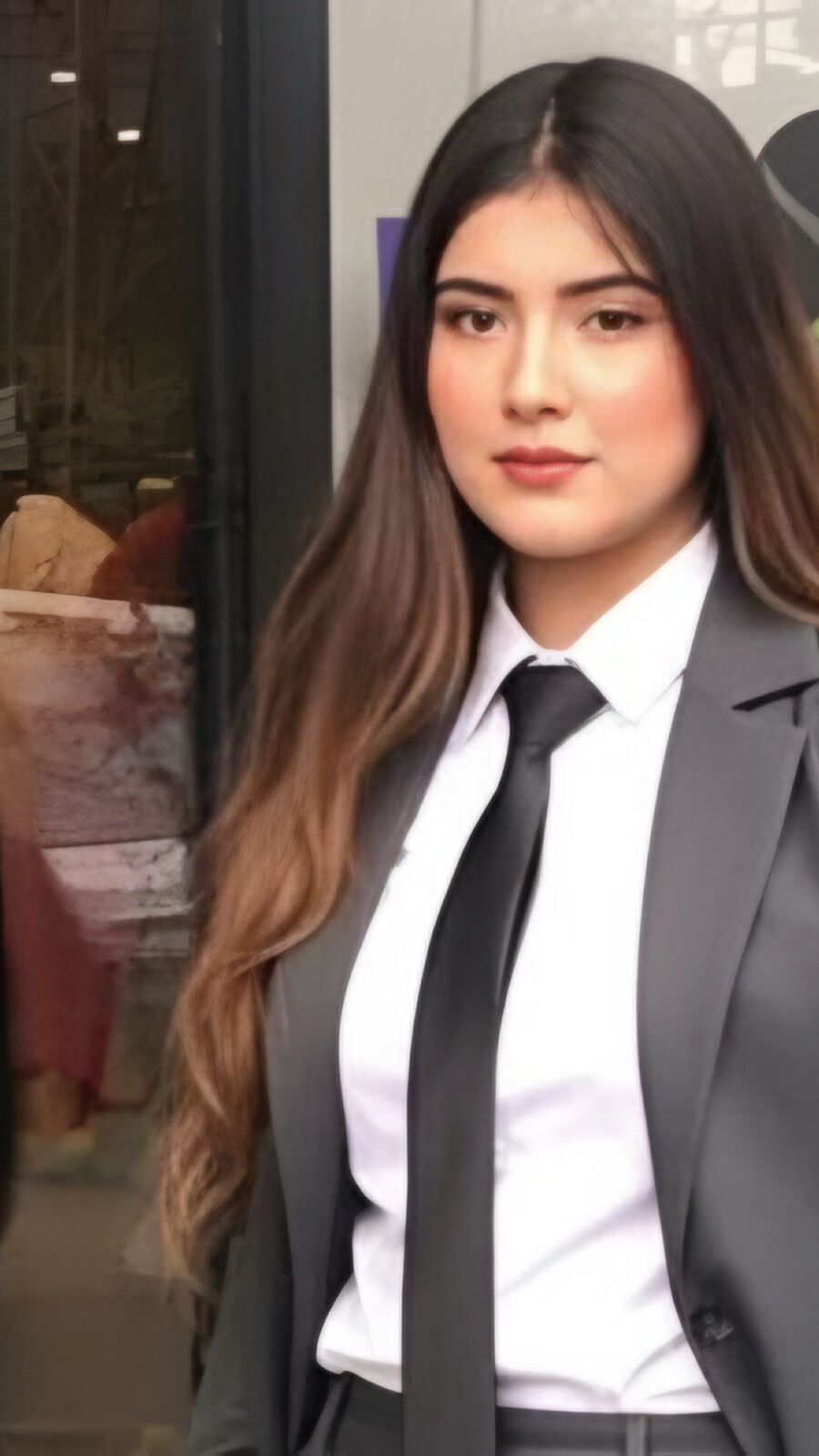 SaraLily glamour portrait