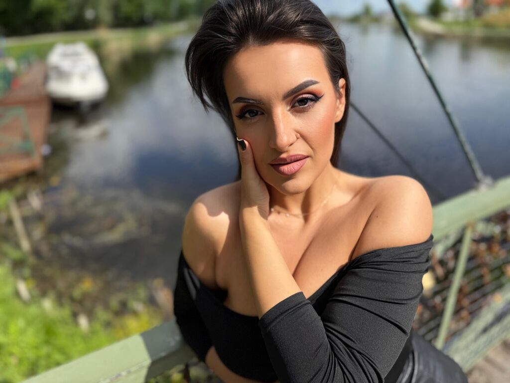 EdithQuillian Camera Thumbnail