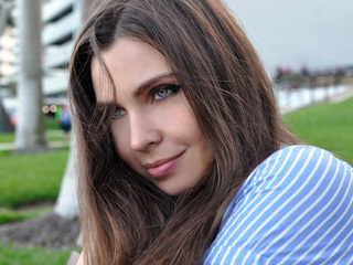 free nude chatroom AnnaMuti