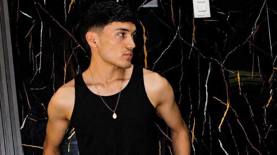 Watch AronnDark’s Cam Show Live