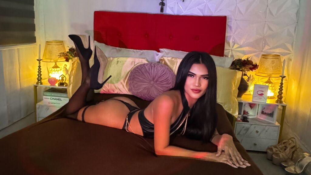 EllaEverhart live cam model at LiveJasmin