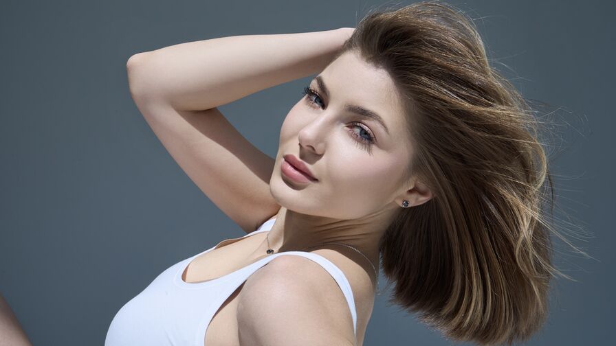 Discover KaylaSaario on Erotic-Art-Beauty.com