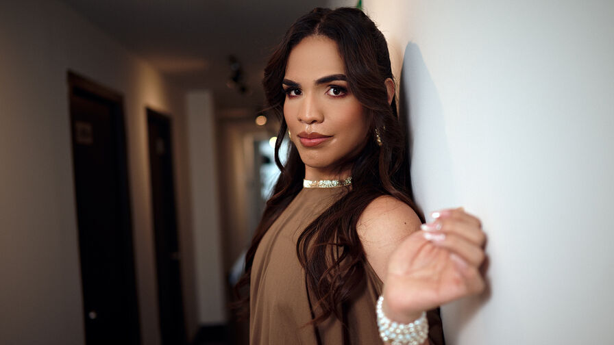 Watch AbrilFox live on The Edge Private