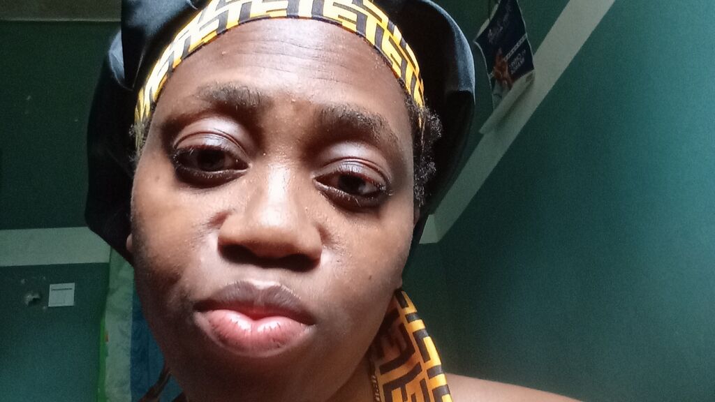 LindyMoore's profile from Jasmin at GirlsOfJasmin'