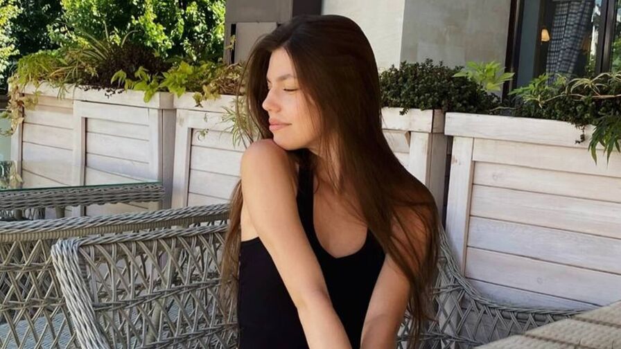 IvyCharnoski's live cam