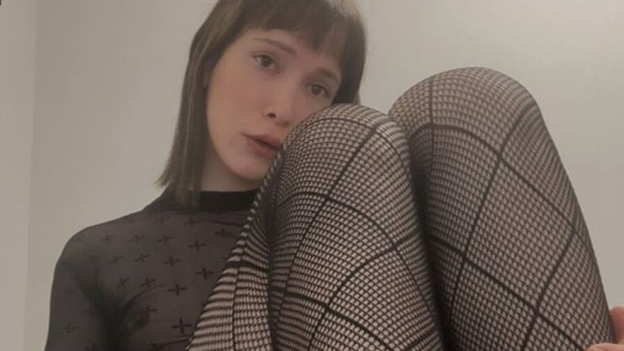 Watch KiraTenebris live on Free Vintage Erotica