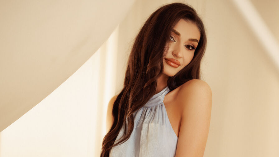 Watch KendallSweet live on Japannudes