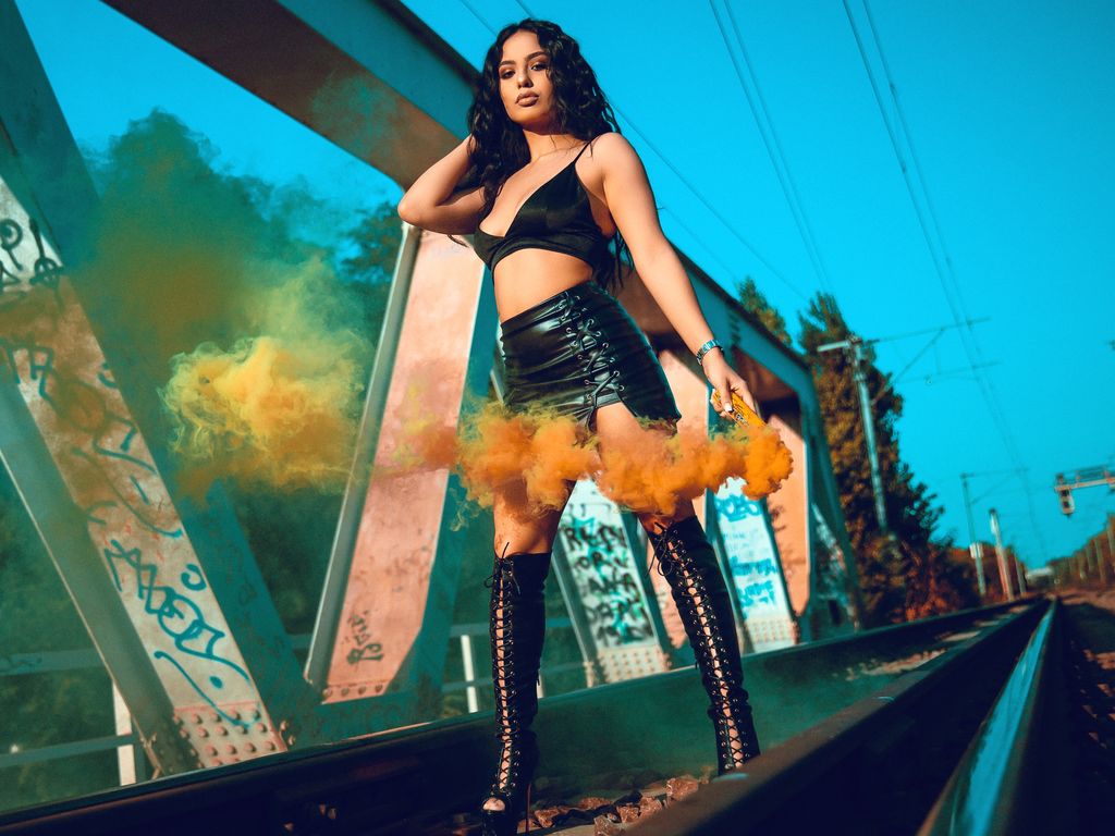 ErinAzzaro LiveJasmin webcam model photo