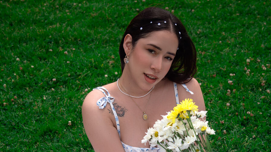 Watch IsabellaYork live on Free Vintage Erotica