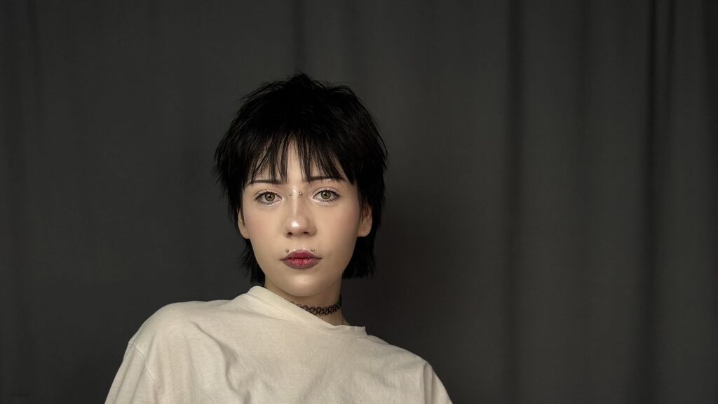 JulianaJutras's profile from Jasmin at GirlsOfJasmin'