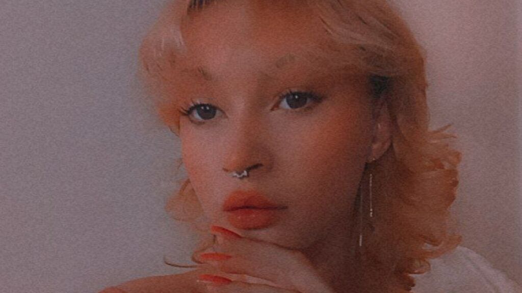 EfieFrye live cam model at LiveJasmin