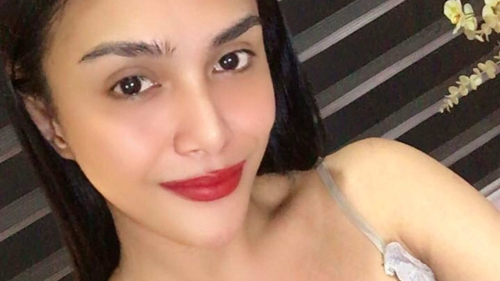 ChanelMendoza erotic portrait