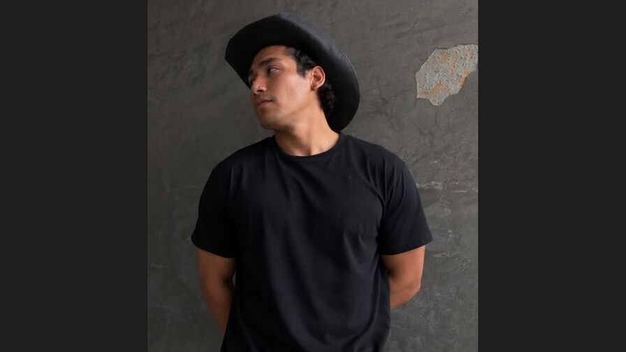 Watch RyanTakeda live on porno-line.net