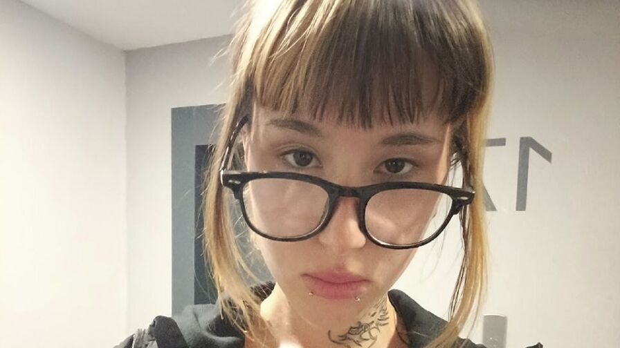 Sexy Live Sex Chat with HallieAblin