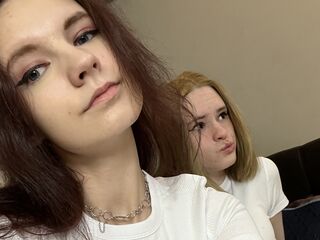 WhitneyAndHerrin Live cam member