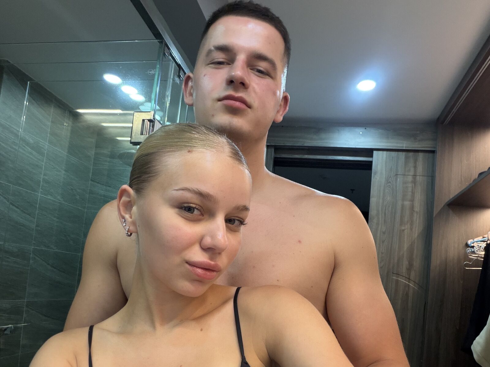 Live cam for MikeiKate