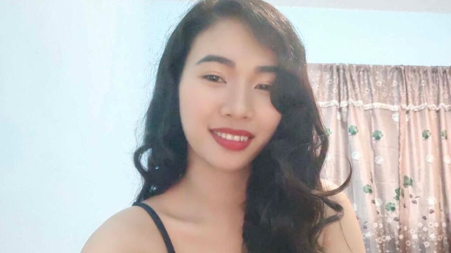 Watch AndreaCapan live on The Edge Private